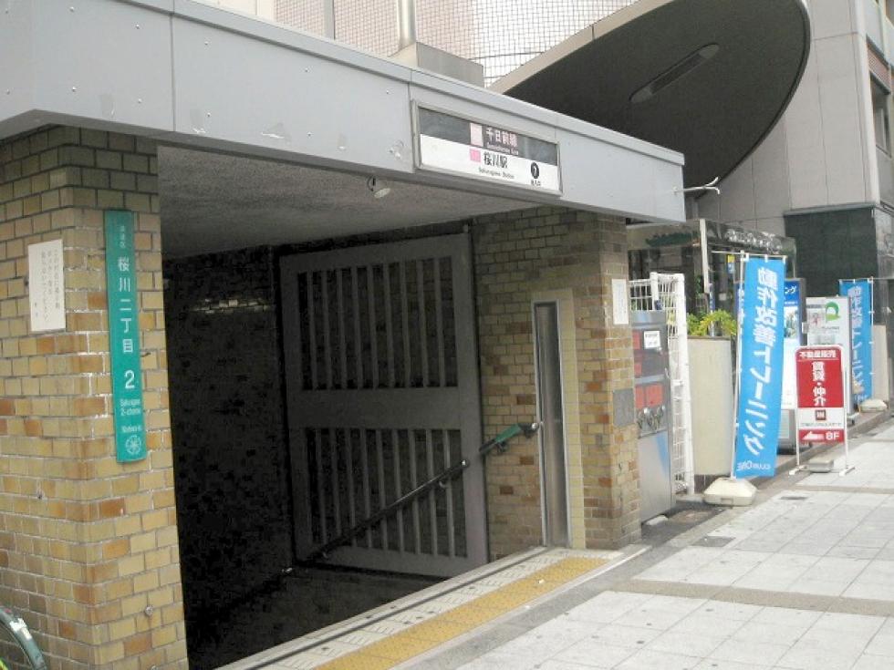 地下鉄千日前線「桜川」駅　７番出口横