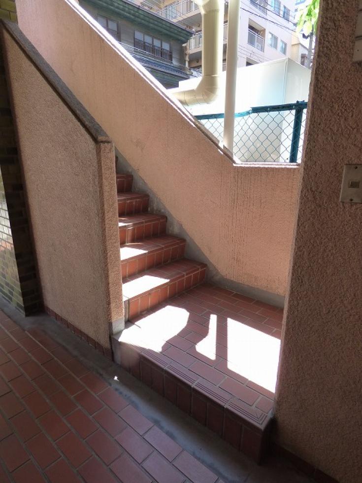 専用階段（2階・3階）