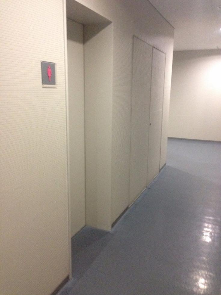 1階共用女子トイレ