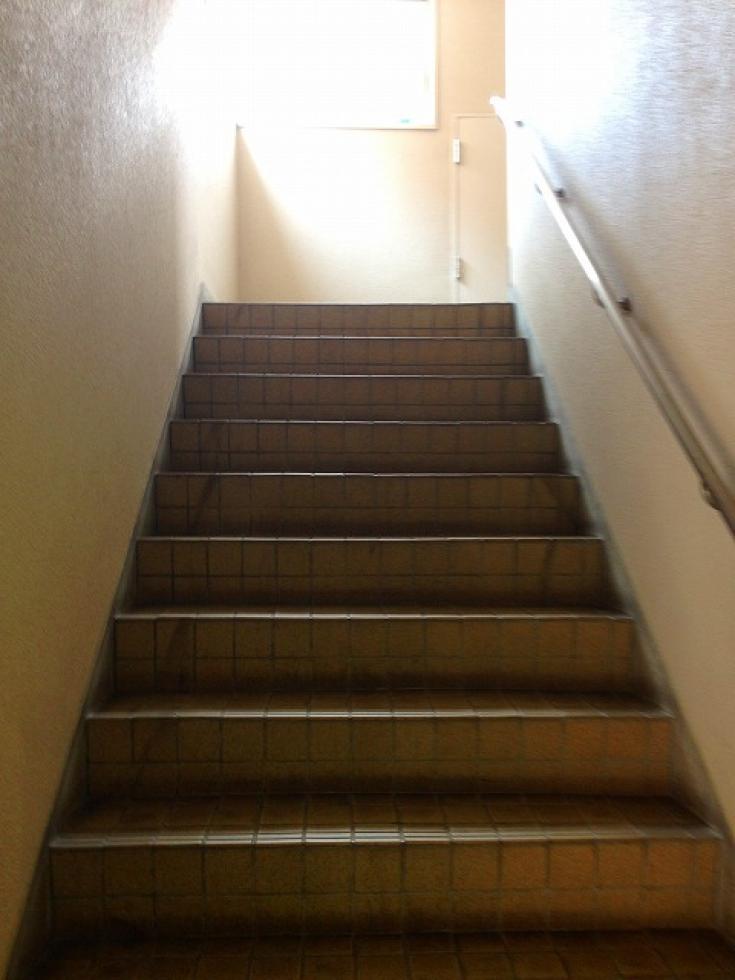 階段（正面玄関）