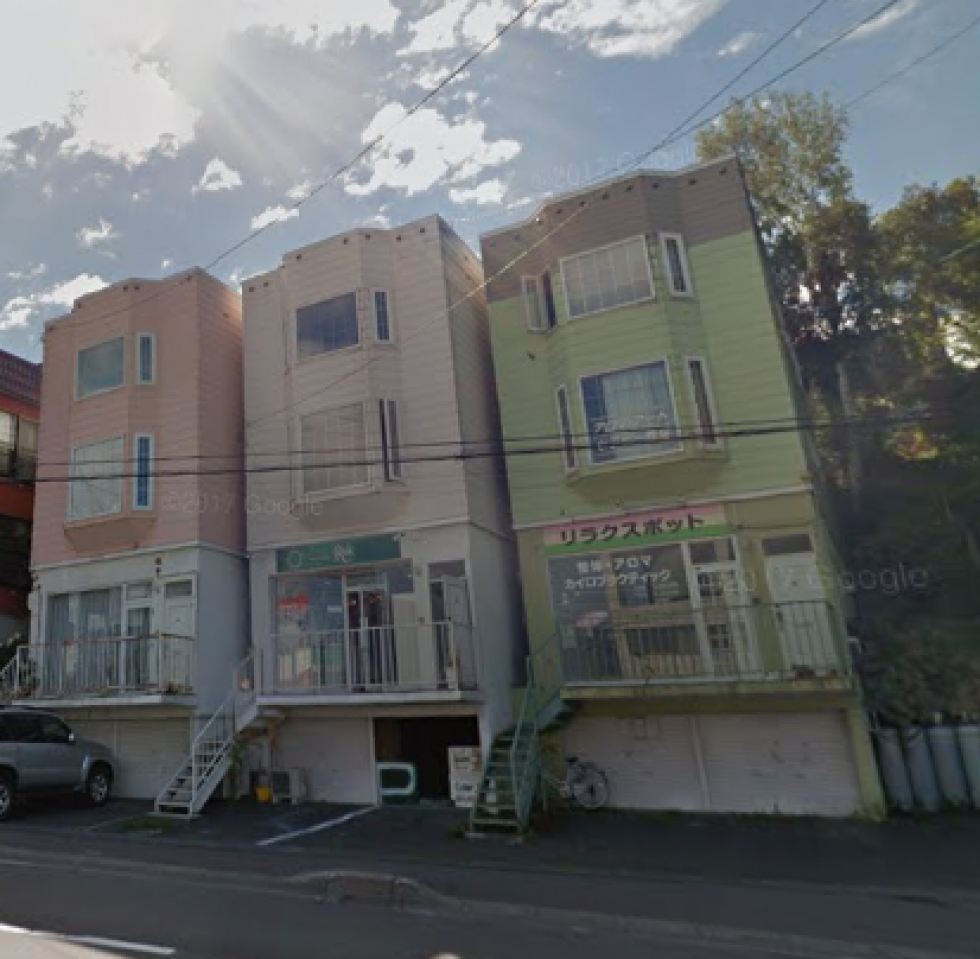 澄川５－４住居付店舗（右）