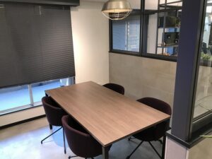 【居抜き】新宿エリア　複数個室あり　解放感のあるおしゃれオフィス