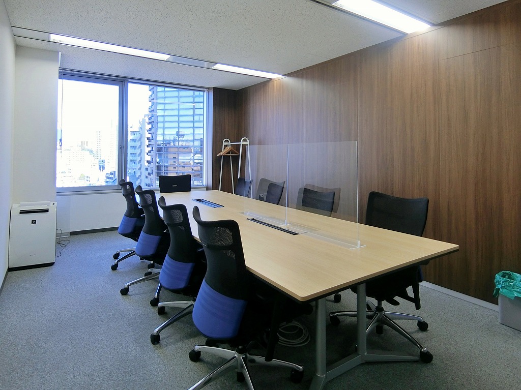 【居抜き】複数の会議室ありの多用途オフィス　高田馬場エリア