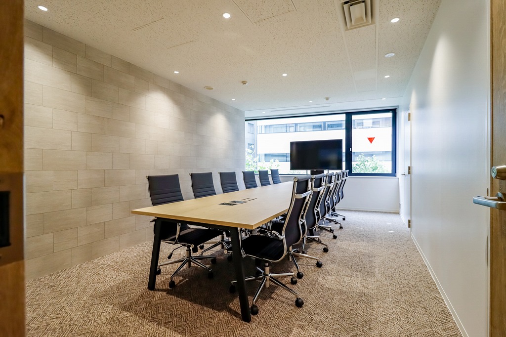 【セットアップ】日本橋エリア　会議室３つ！清潔感のある明るいオフィス