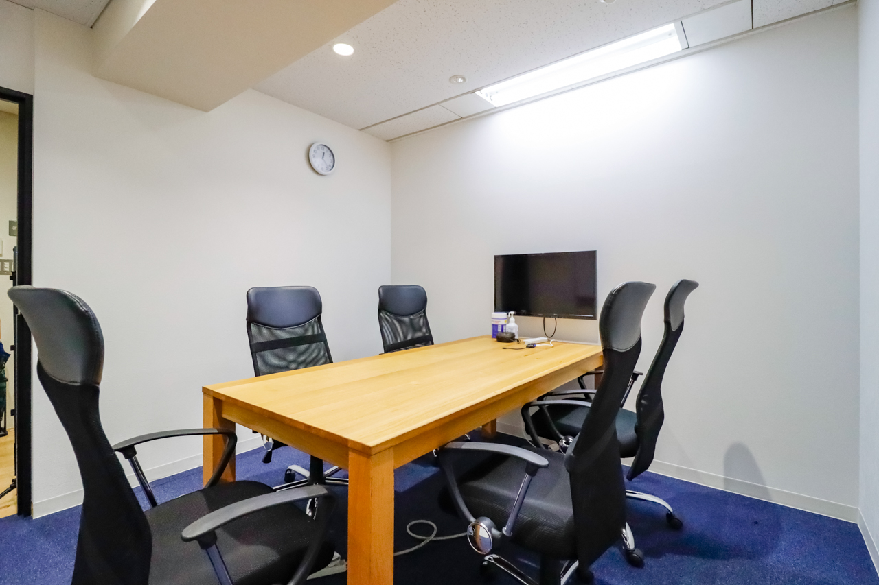 【居抜き】田町・高輪ゲートウェイエリア　アットホーム感ある受付と会議室3つ付きの使い勝手の良いオフィス