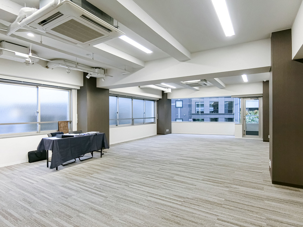 【セットアップ】中央区　シンプルな内装付きオフィス