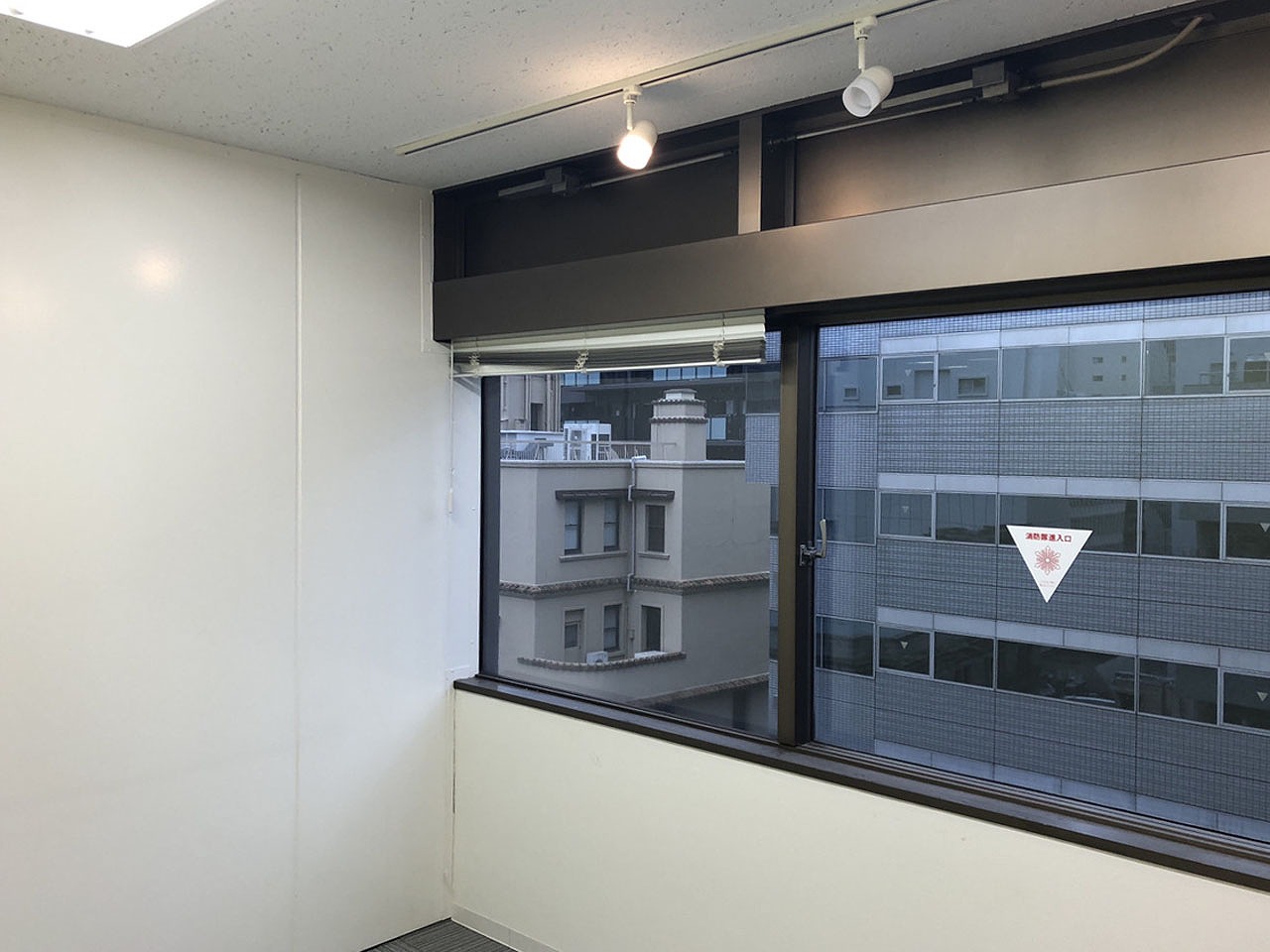 【居抜き】大阪市中央区北浜エリアの1フロア1テナント、区画の多い居抜きオフィス