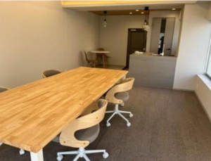 【セットアップ】目黒区エリア☆嬉しい家具付き！ワークライフバランスの取れた働き方に繋がり、生産性の向上も期待できるコンパクトオフィス！
