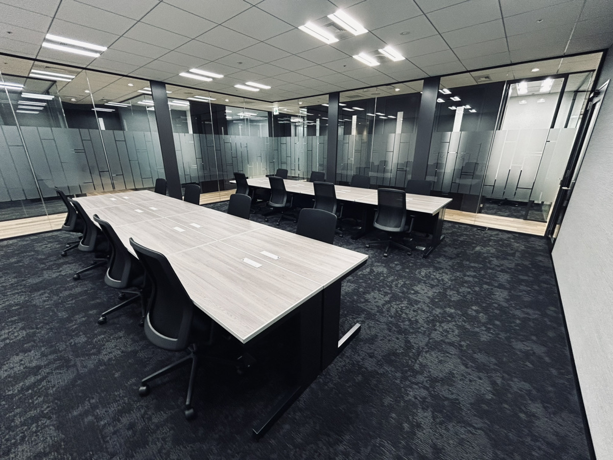 【セットアップ】大阪市梅田エリアのハイグレードビルに16名収容可能なオフィスが登場！（2024年1月オープン）