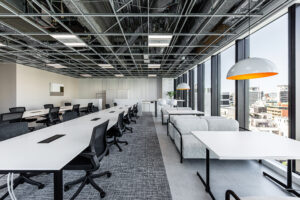 【セットアップ】築浅×ハイグレードビル　「白」が基調の明るいセットアップオフィスです！