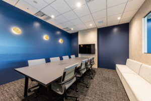 【セットアップ】築浅×ハイグレードビル　「青」が印象的なセンス薫るセットアップオフィスです！