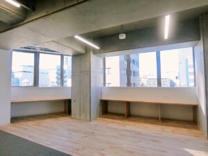 【セットアップ】平河町エリア　1フロアセットアップ　インナーバルコニーでセンスが光る・会議室完備コンパクトオフィス！