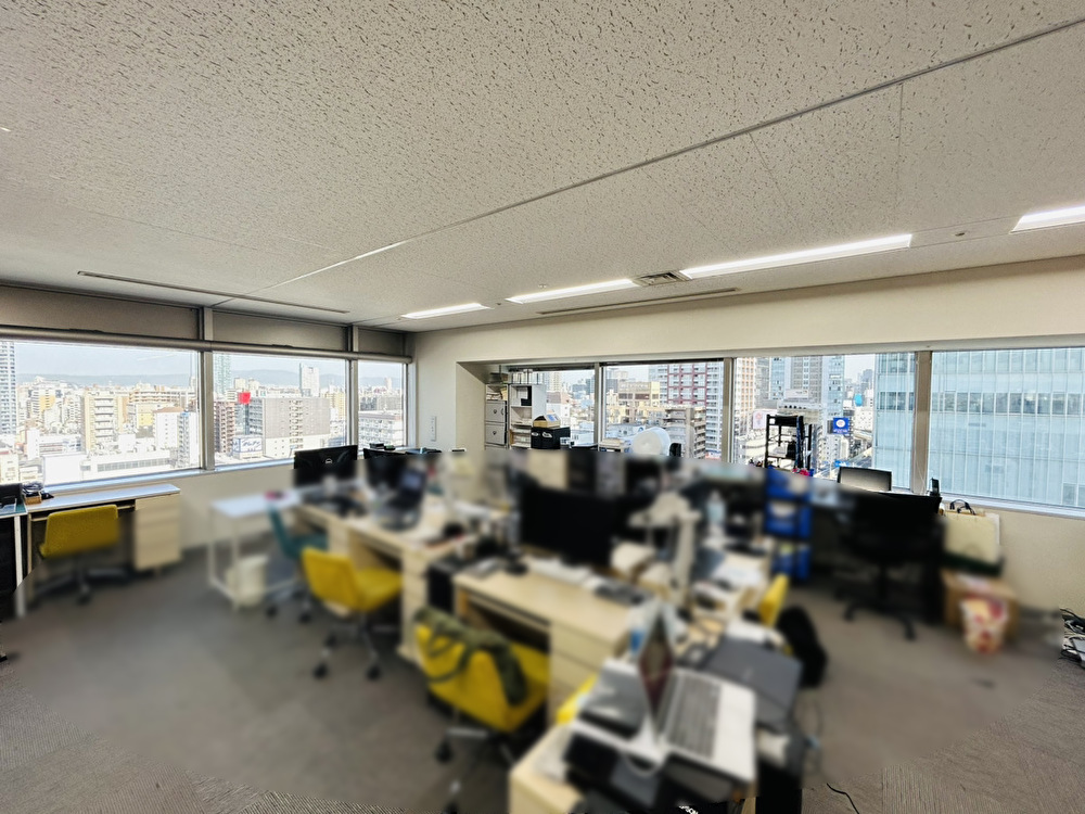 【居抜き】大阪市梅田エリアにて約30坪居抜きオフィスが登場！眺望も抜群です