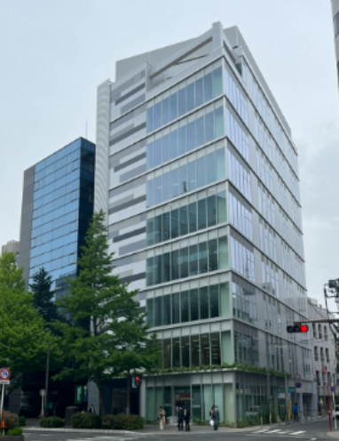 【T-PLUS仙台広瀬通】2023年4月竣工！緑と一体化したビル